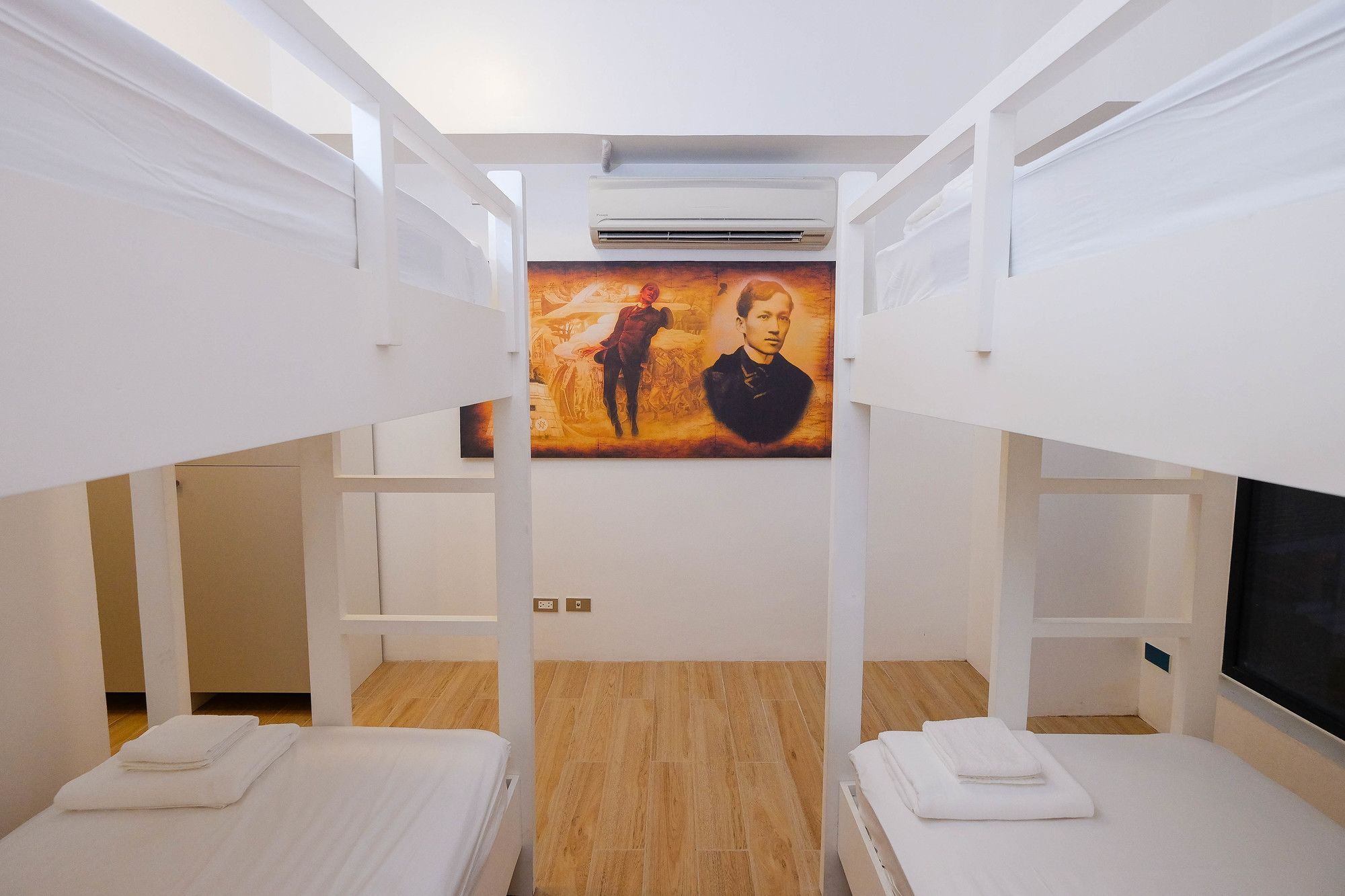 Hotel Heroes 3*