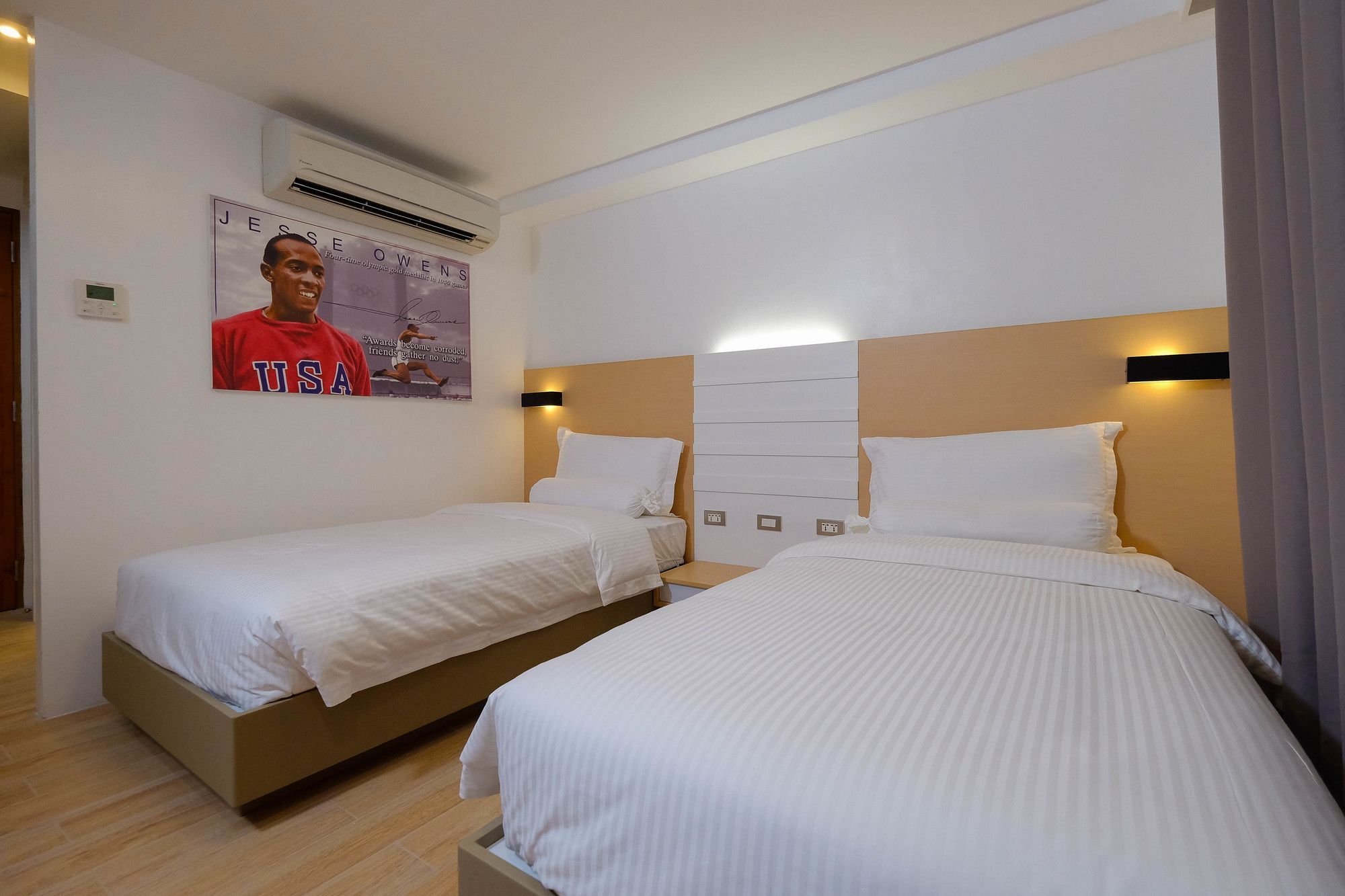 Heroes Hotel