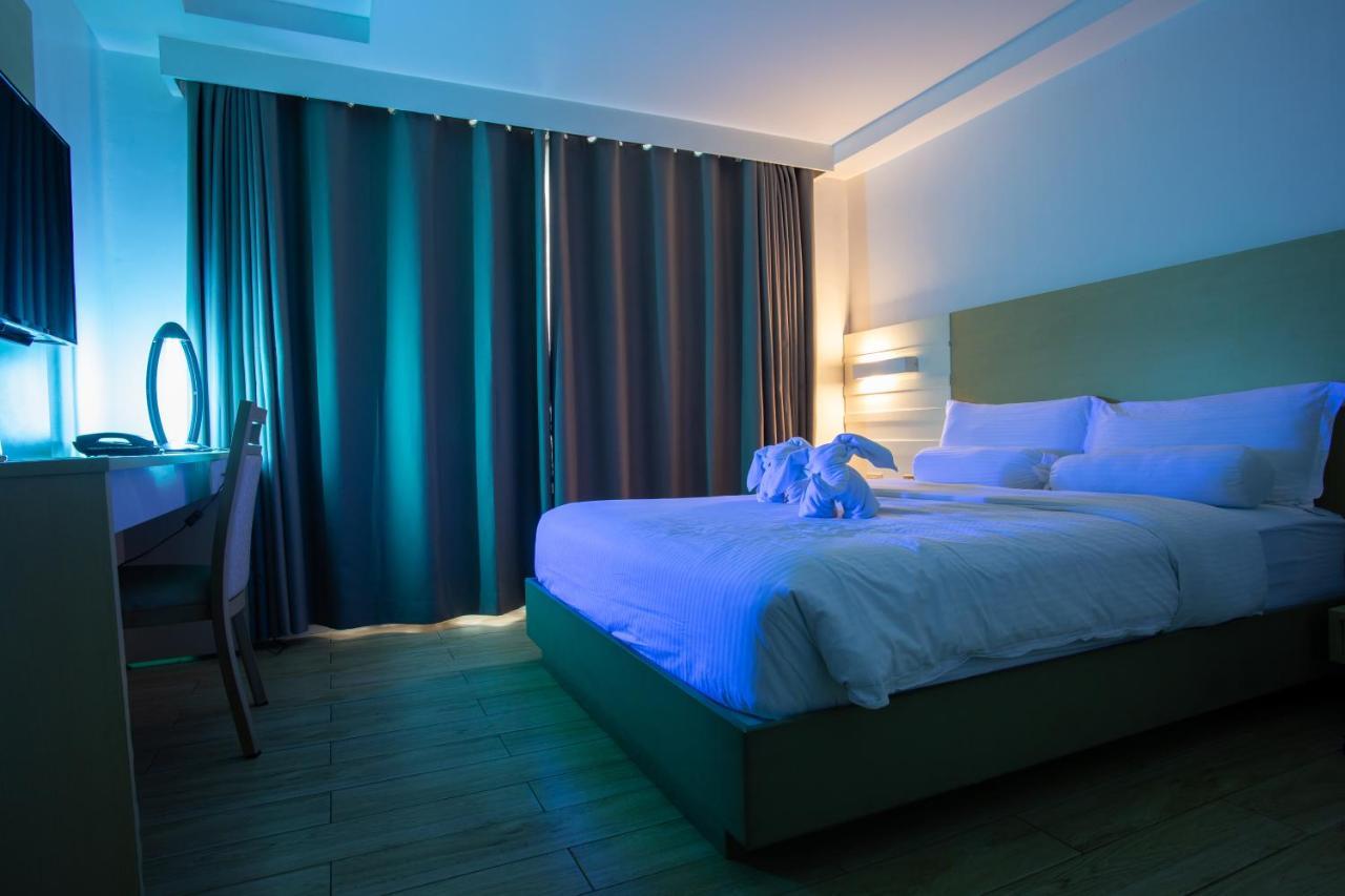 Hotel Heroes