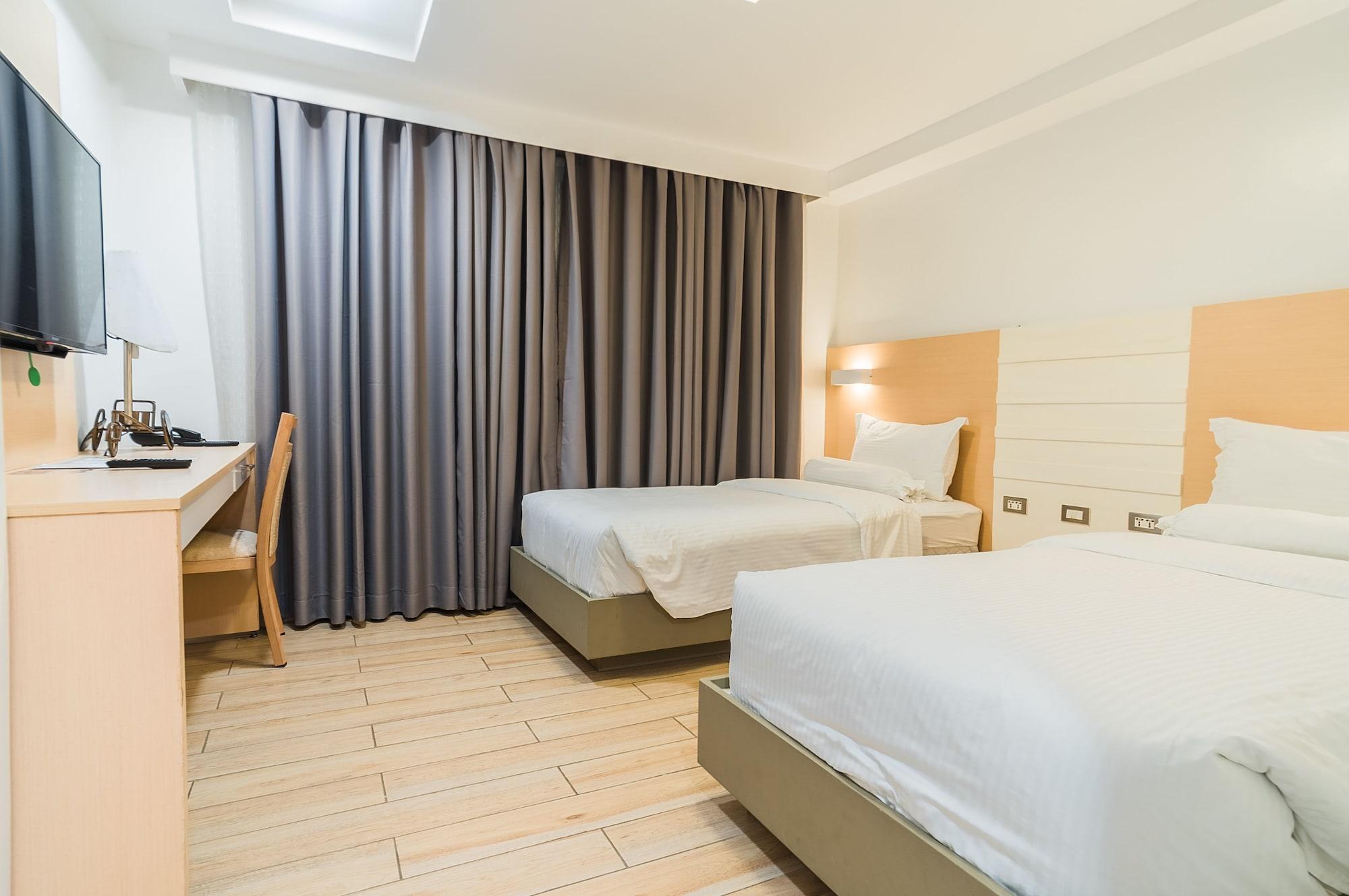 Hotel Heroes 3*