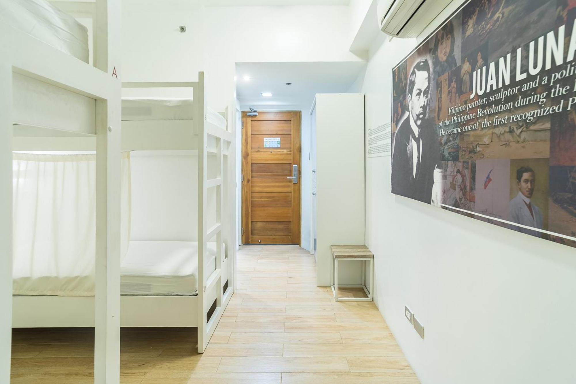 Heroes Hotel